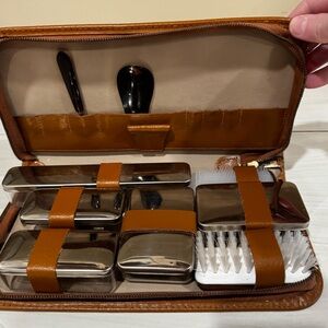 Vintage Men’s Brown Leather Grooming Kit with zipper